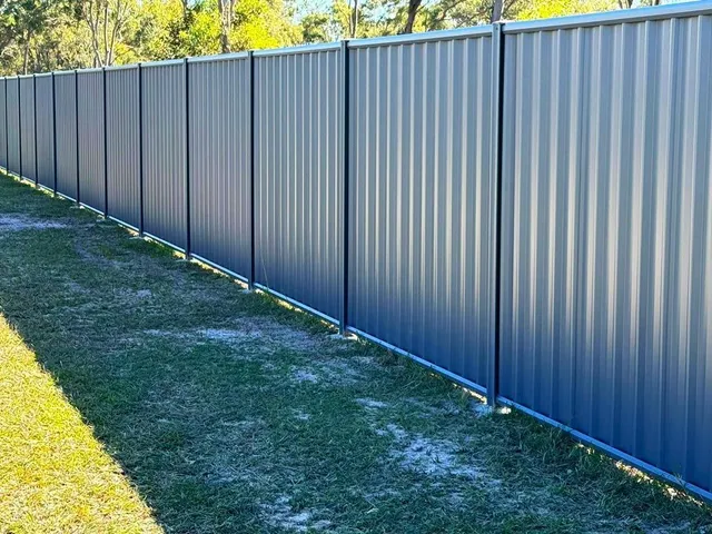 A-Closer-Look-Of-A-Colorbond-Fences-1920w-640w